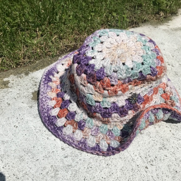 Handmade Bucket Hat - Picture 2 of 3